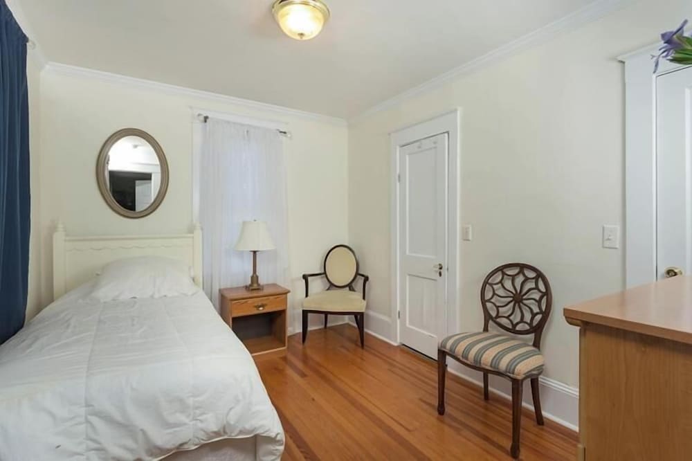 Baltimore Avenue 60