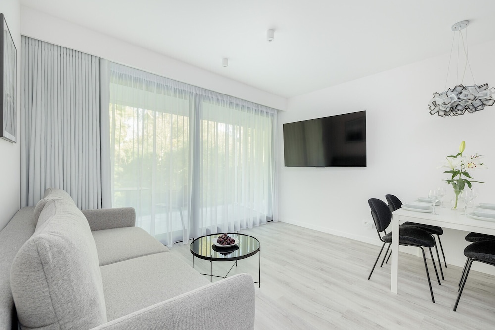 Air-conditioned Studio for 4 by Renters