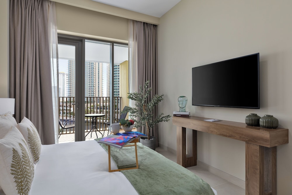 Maison Privee - Creekside Elegance w/ Canal Vws at Creek Beach