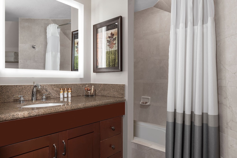 Lake Tahoe Vacations - Marriott Grand Residence Club, Lake Tahoe - 1 to 3 bedrooms Pent - Property Image 11
