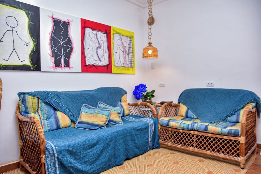 Flat com Piscina e Lazer na Praia de Pitangueiras