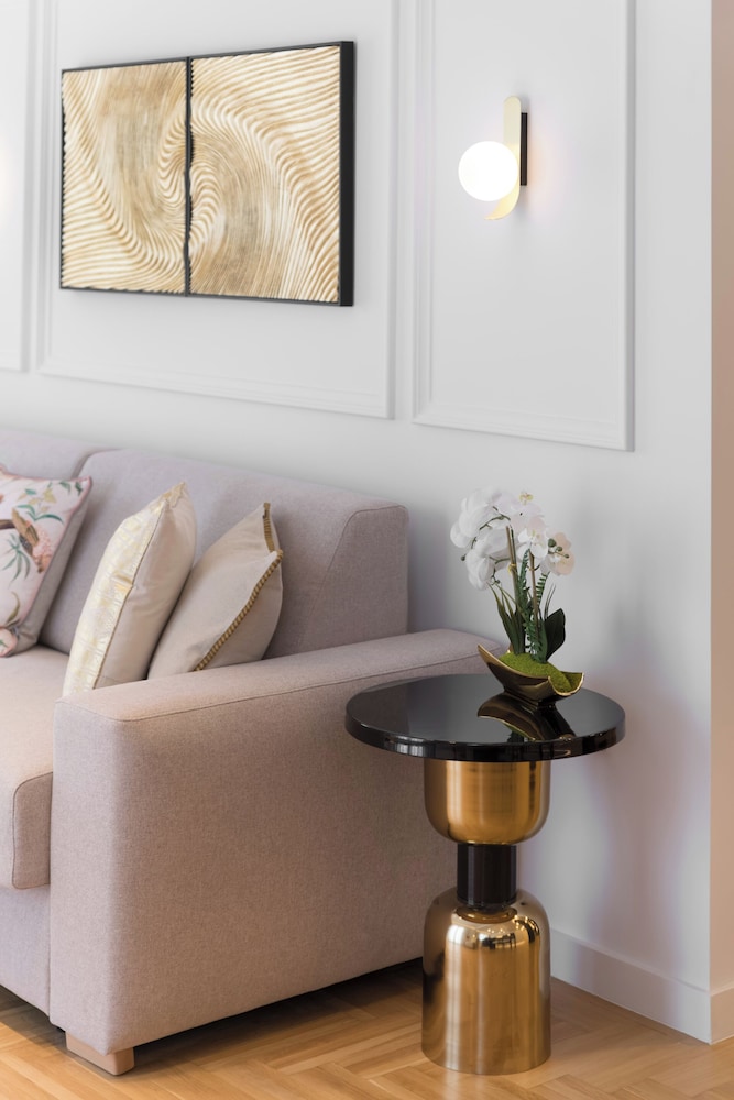 Michalakopoulou Cover & Bright Apartment