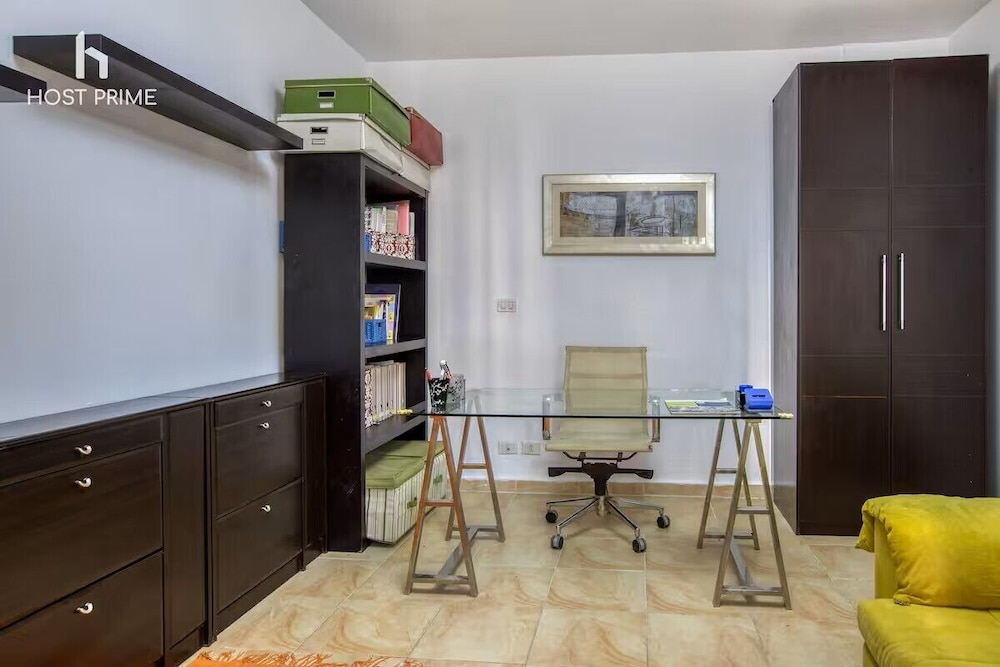 Comfy Apartment in Rehab City