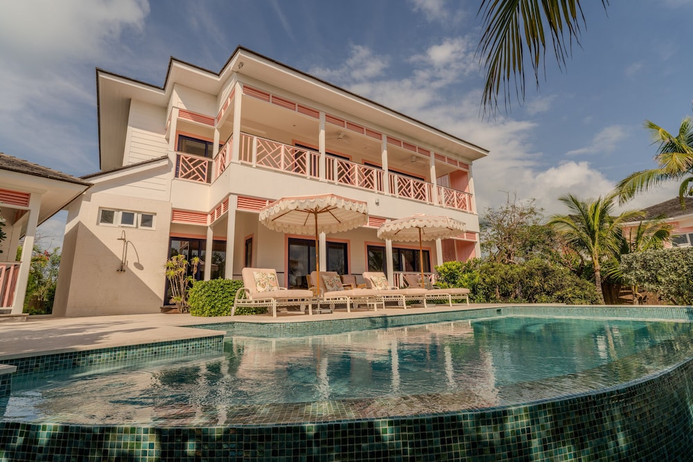 Private Pool Villa at Coral Sands Steps to Pink Sand Beach & Resort Amenities