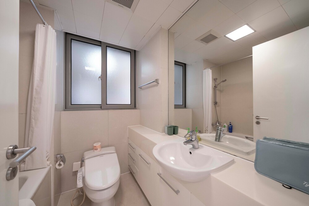 Tyms 1BR 1BA Apt Xujiahui Metro