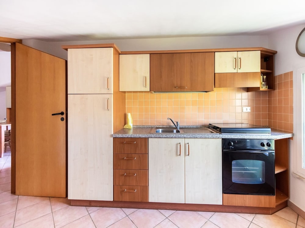 A Sun-drenched Holiday Apartment Near the Sicilian Coastline view 3