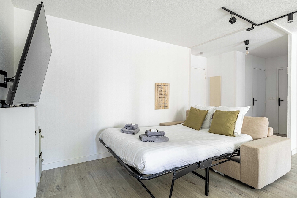 Comfort and Serenity With A/c, Parking and Balcony view 4