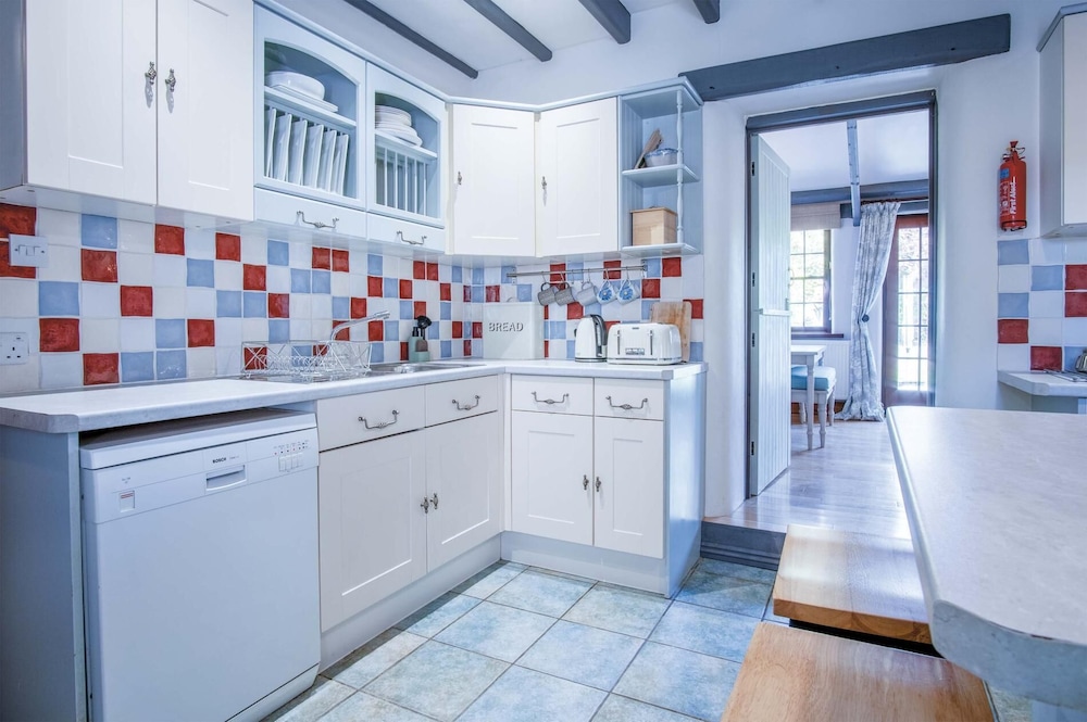 Tregoyr - 3 Bedroom Holiday Home - St Florence