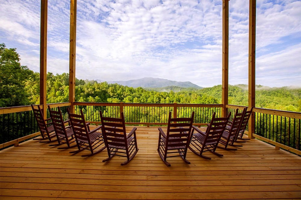 Luxury 14BR Haven: Views Games Hot Tubs More, Foto 6