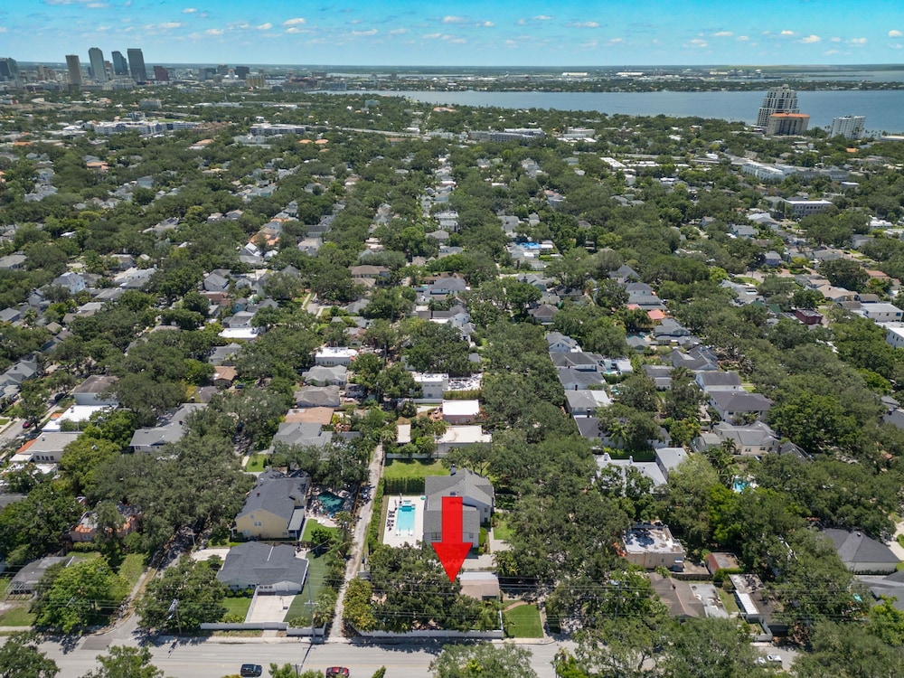 NEW Sunset Serenity - South Tampa Home With Pool