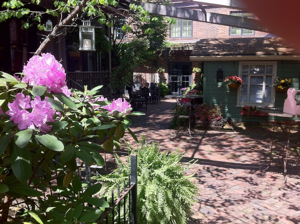 Morning Glory Inn