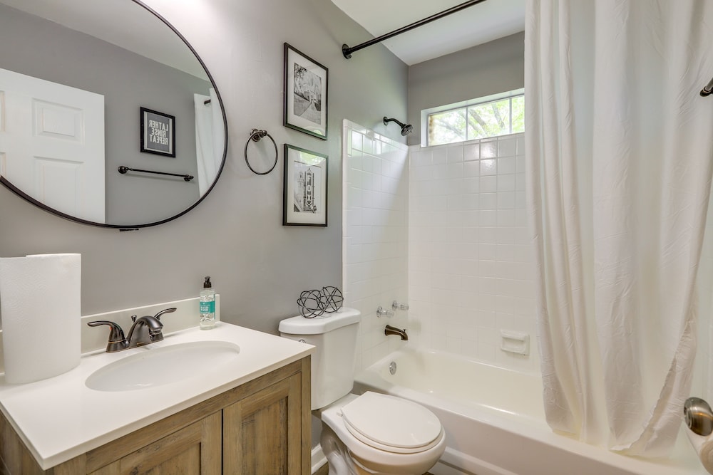 Decatur Vacation Rental w/ Fenced Yard!