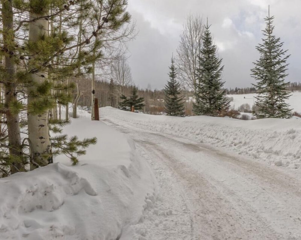 Aspen View Lodge 4 Bedroom Apartment by Key to the Rockies