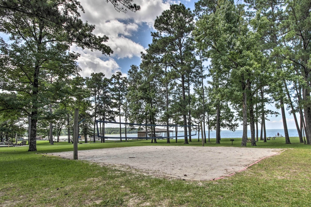 Steps to Marina: Coldspring Retreat w/ Lake View