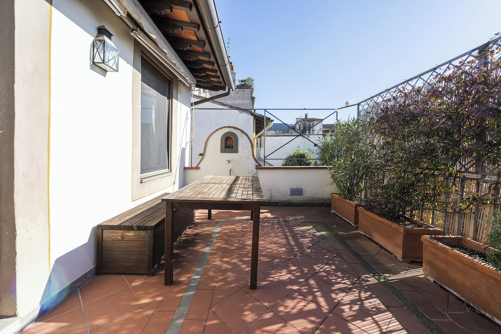 Dimora San Frediano by MMEga