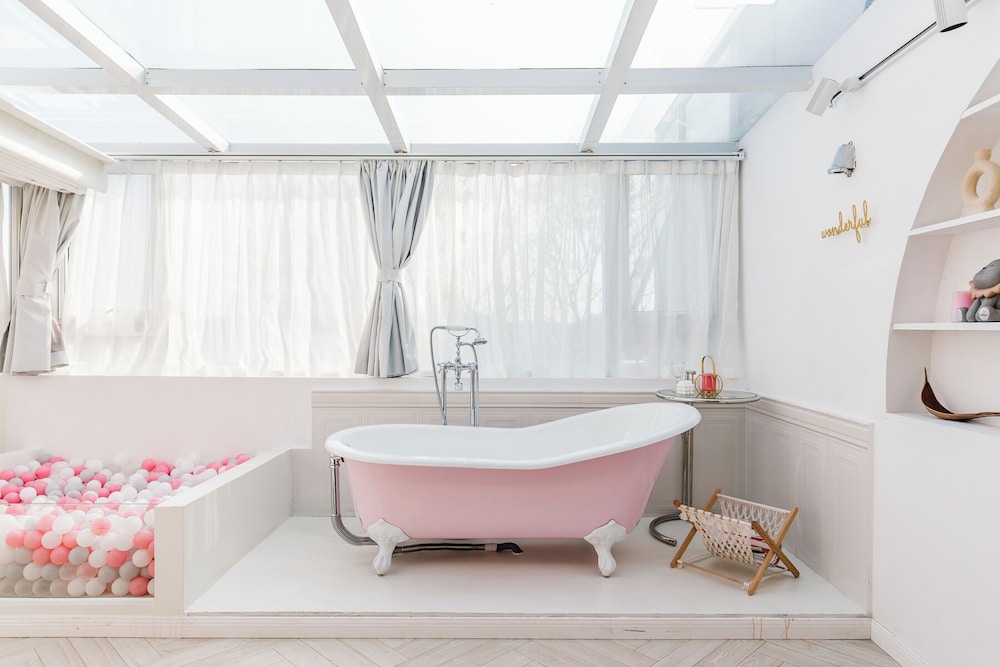 Shanghai Ruochu Designer Guesthouse-Near Shanghai Pudong Airport & Disneyland
