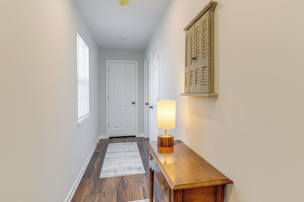 2 Mi to University of Louisville: Apt w/ Fire Pit!