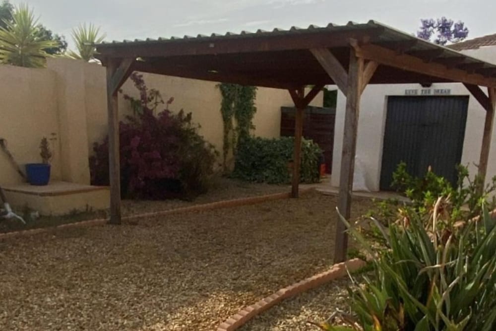 Casa Bueno Sunset Villa - Sleeps 7, Pool & Aircon