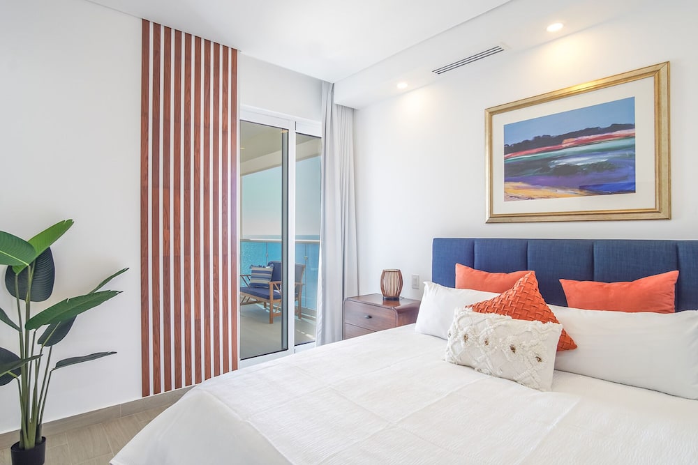 Beautiful 2 Bedroom Condominium Fully Equipped at the New Encantame Towers Verano 805