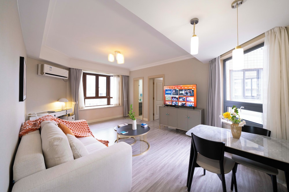 Tyms Modern 1BR APT Garden