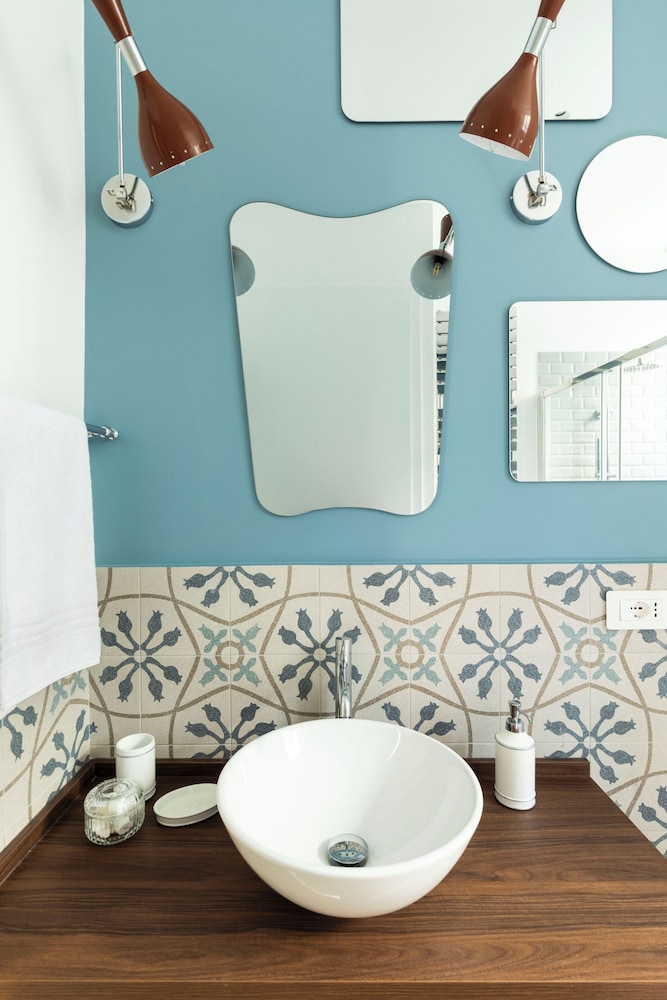 Belle Epoque House of Mirror