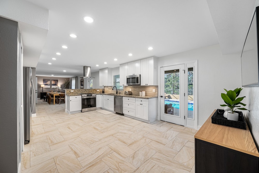 The Perfect Family Retreat w Pool and Games