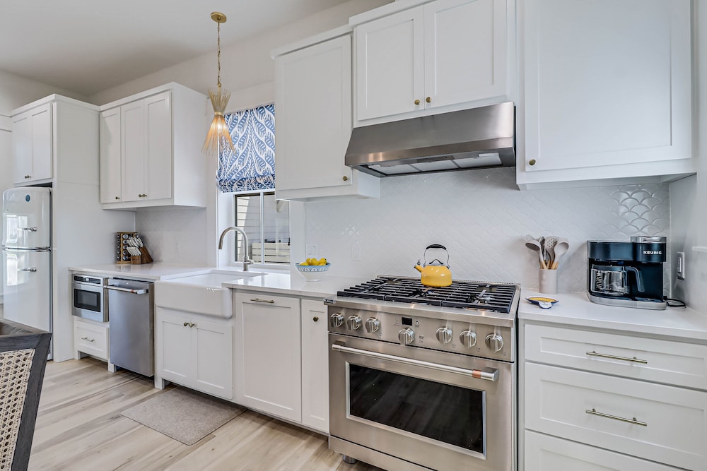 The Coastal Cottage 210esc-b