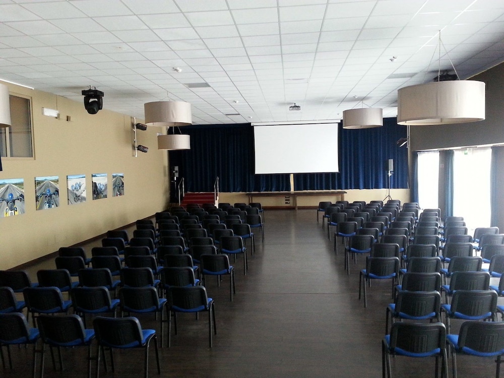 meeting & event spaces