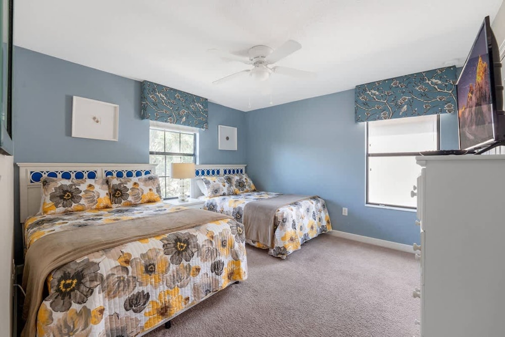 Cozy Comfortable 9BR Retreat in Champions Gate