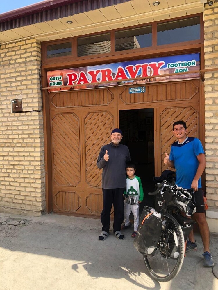 Payraviy Guest House - Hostel