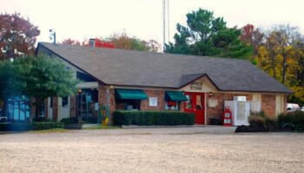 Lake Fork Marina  Motel - Property Image 11