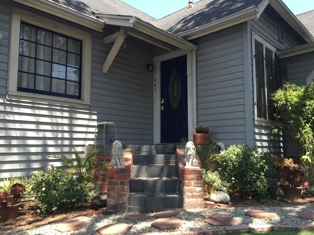 Sanborn Guest House