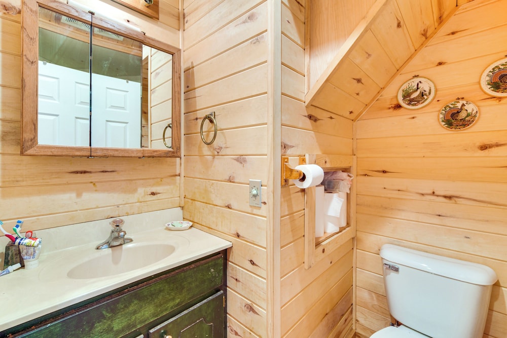 1 Mi to South Twin Lake: Cabin w/ Deck in Trego!
