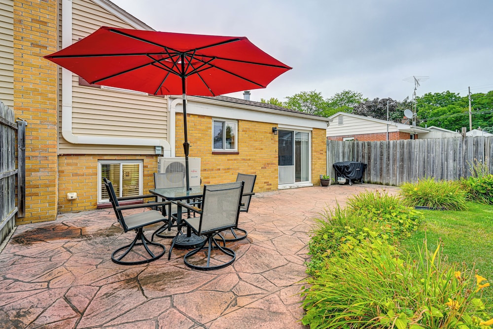 1 Mi to Dtwn: Suburban Home w/ Yard in Owosso