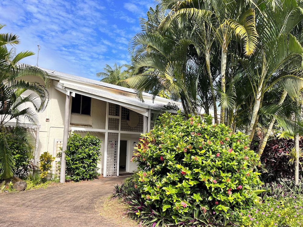 Mission Beach Lodge