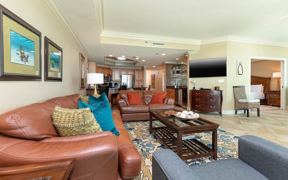 Phoenix Ix 505 3 Bedroom Condo