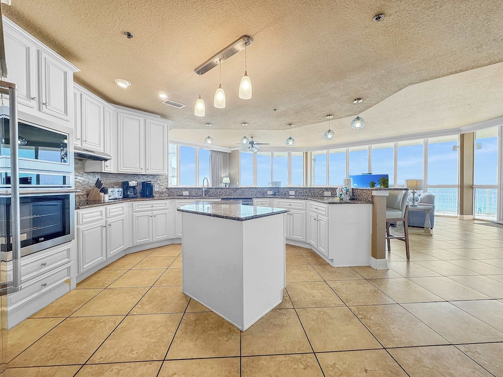 Oceanfront Luxe Pool + Beachfront Free Golf