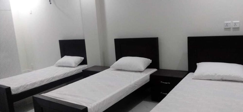 UPTOWN86 GIRLS HOSTEL view 3
