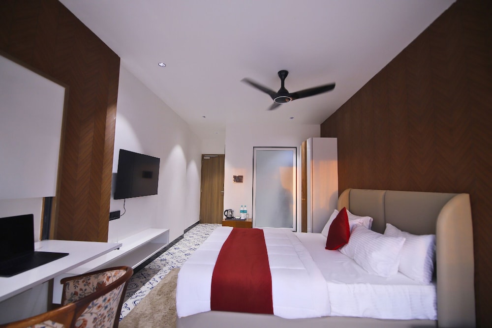 Hotel Sanatana