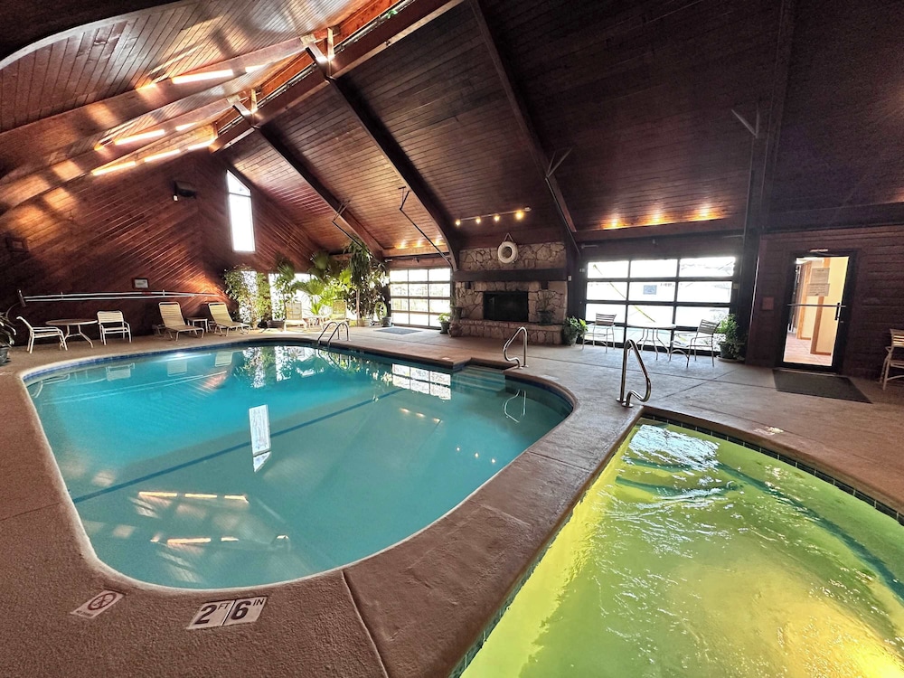 Ozark Escape - Enjoy Resort-style Fun