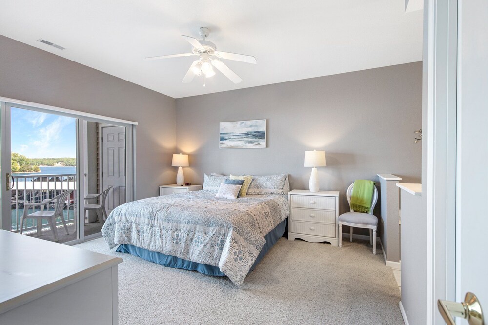 Experience Lakeside Living at Its Finest: Stunning Views and Prime Location!