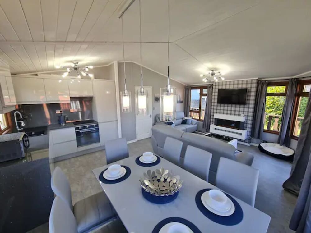 Lakeside 28 view 4