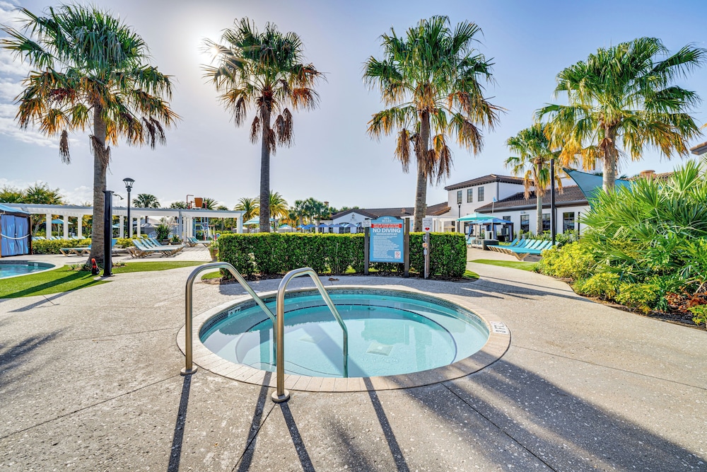 Pool & Lazy River: Windsor House 9 Mi to Disney!