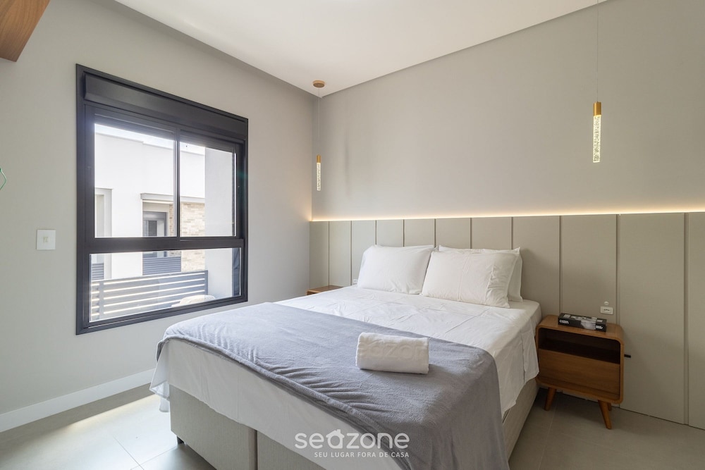 Modern Apartment Near the Beach! - Atc0301