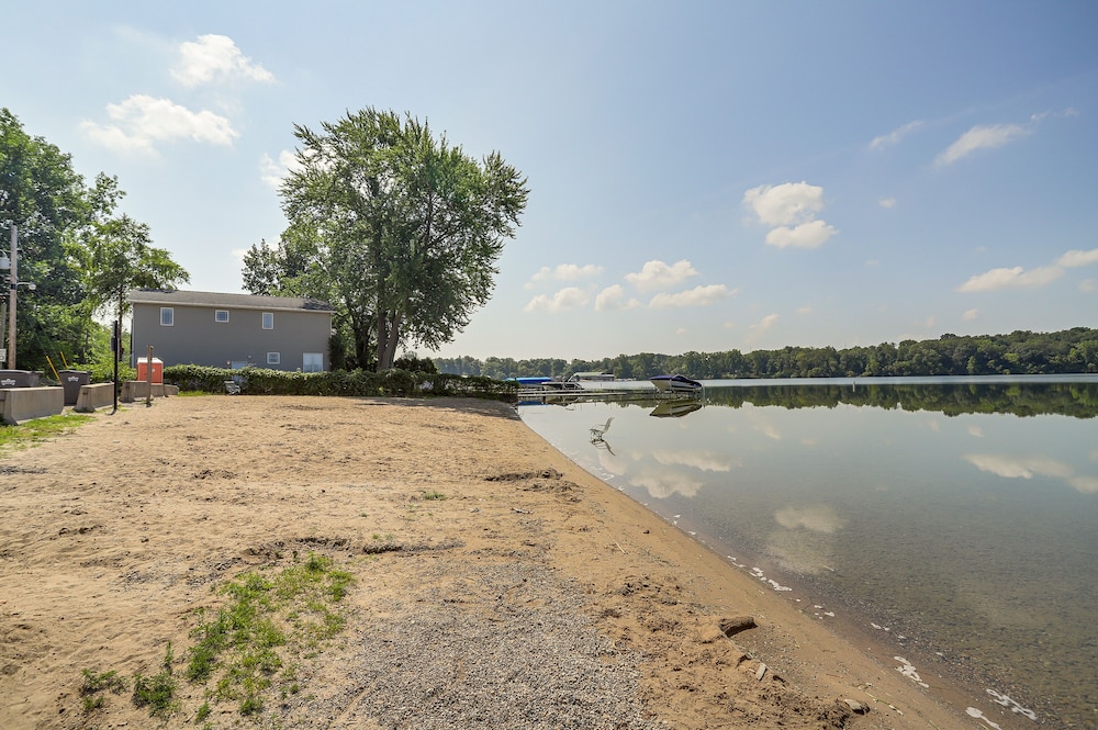 Quaint Grams Lake Cottage: Pets Welcome! view 2