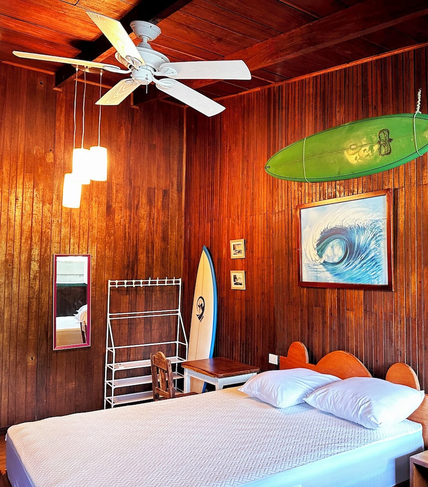 surfhouse pavones