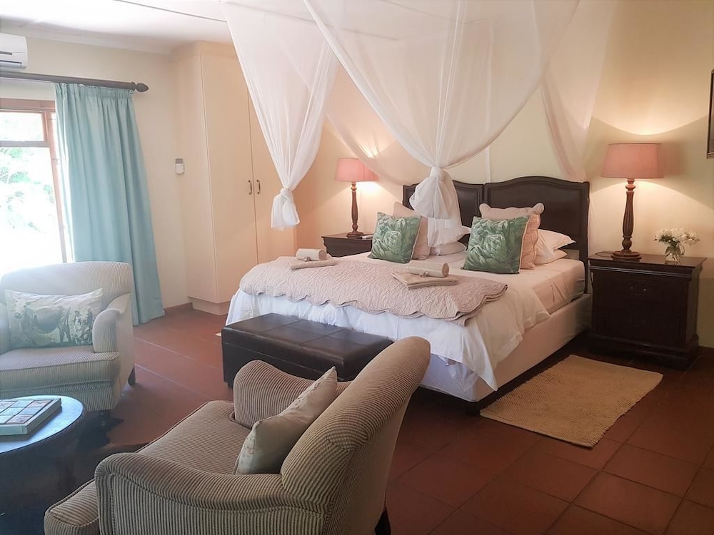 Umlambo River Lodge view 3