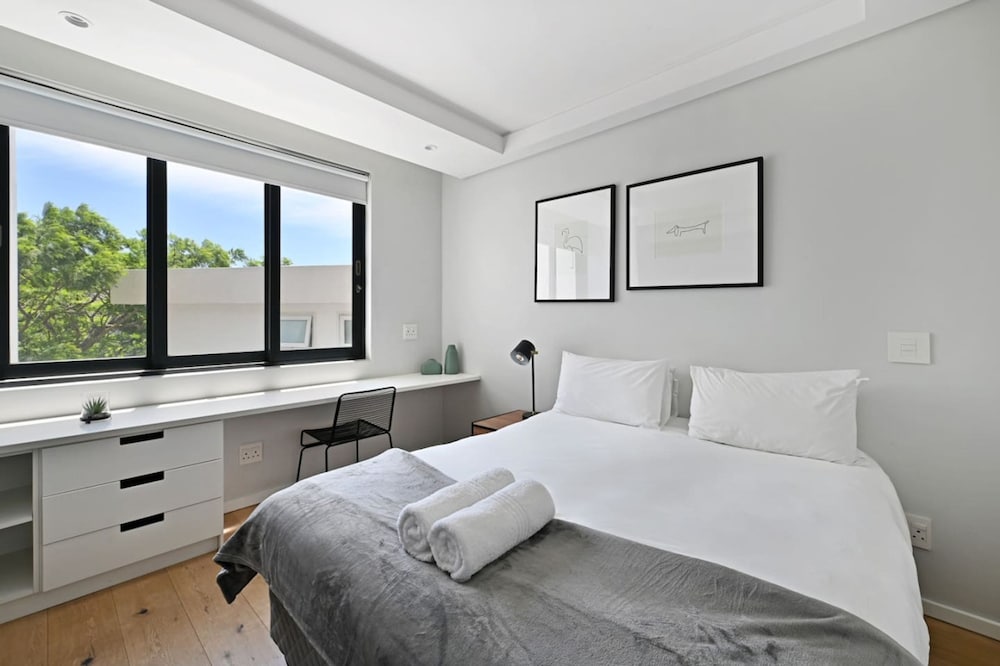Quiet 2-bed Green Point Retreat Rooftop Pool BBQ