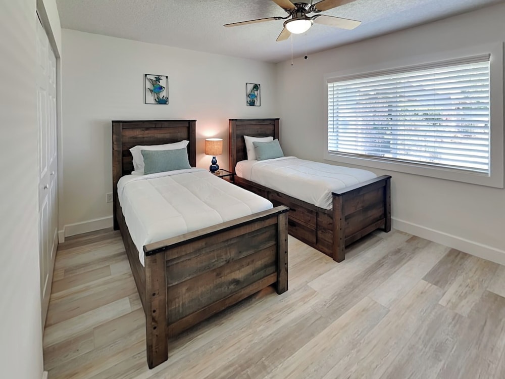 Dolphin View Oasis by Distinctive Beach Rentals