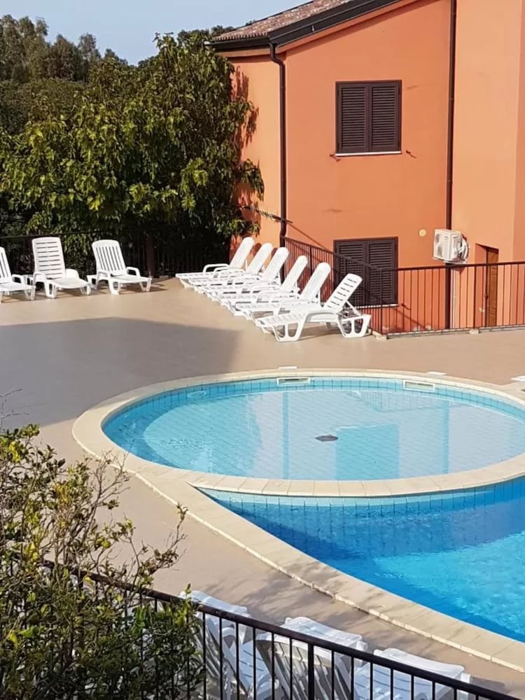 Les Terrasses de Lozari view 3